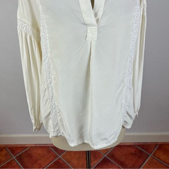FRAME Denim Le Lace Trim Blouse in Off White - Picture 6 of 11